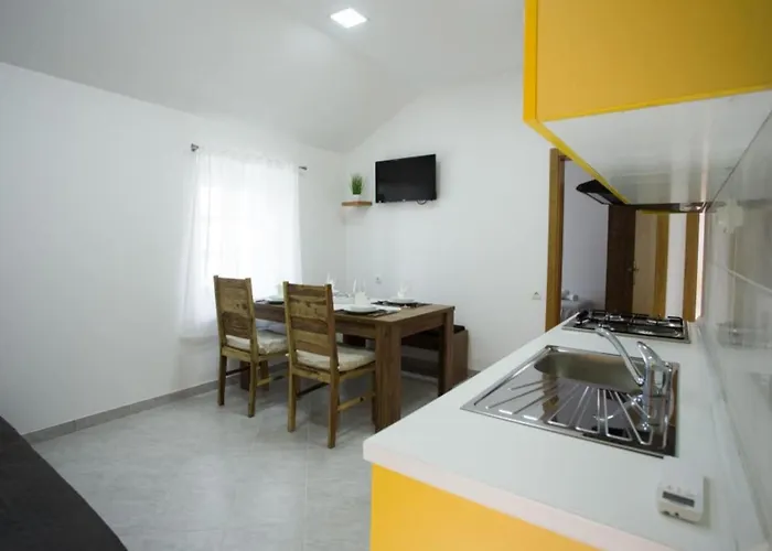 Stone House - Two Bedroom With Terrace *