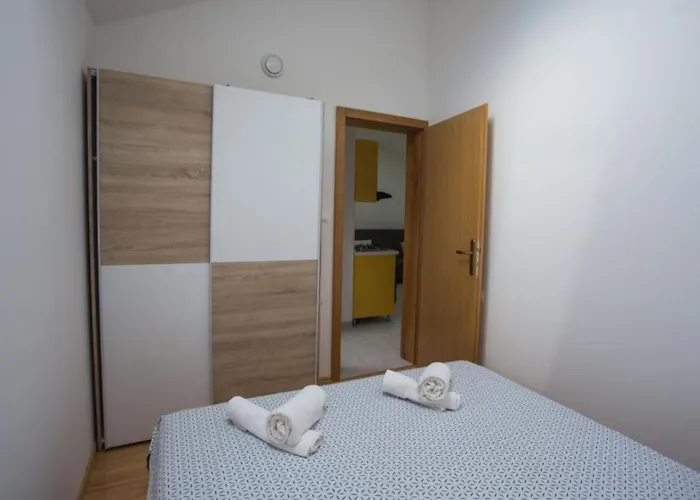 Stone House - Two Bedroom With Terrace Apartman *